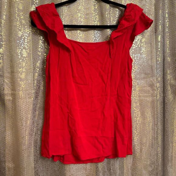 Maurice’s Red Solid Eyelet Trim Flutter Sleeve Top XS NWOT - Picture 2 of 6